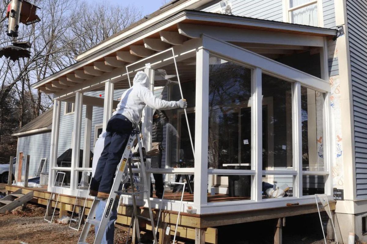 contractors installing porch in Knoxville, TN.