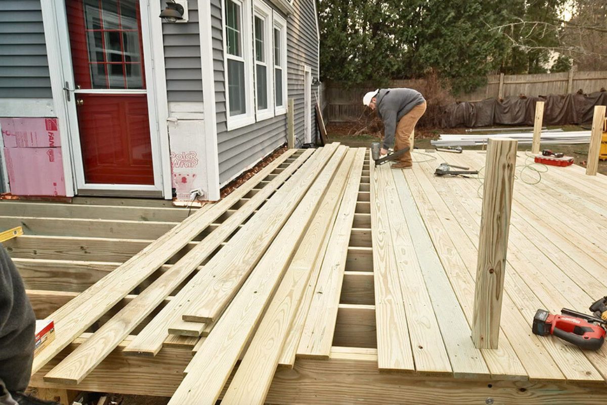 professional decking services in knoxville