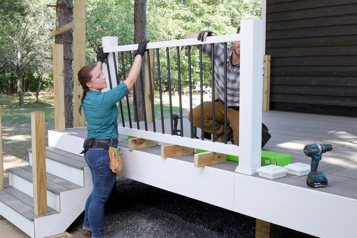 deck contractor installing porch railing in Maryville TN