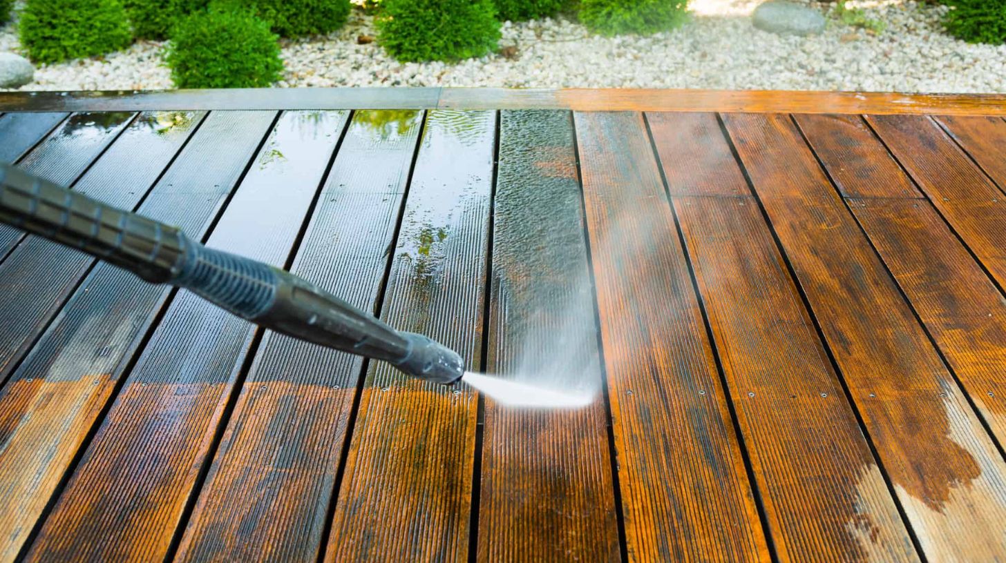 remove mildew on trex decking using water preasure